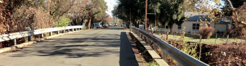 Header photo of landscape view of Pomona Avenue Bridge.